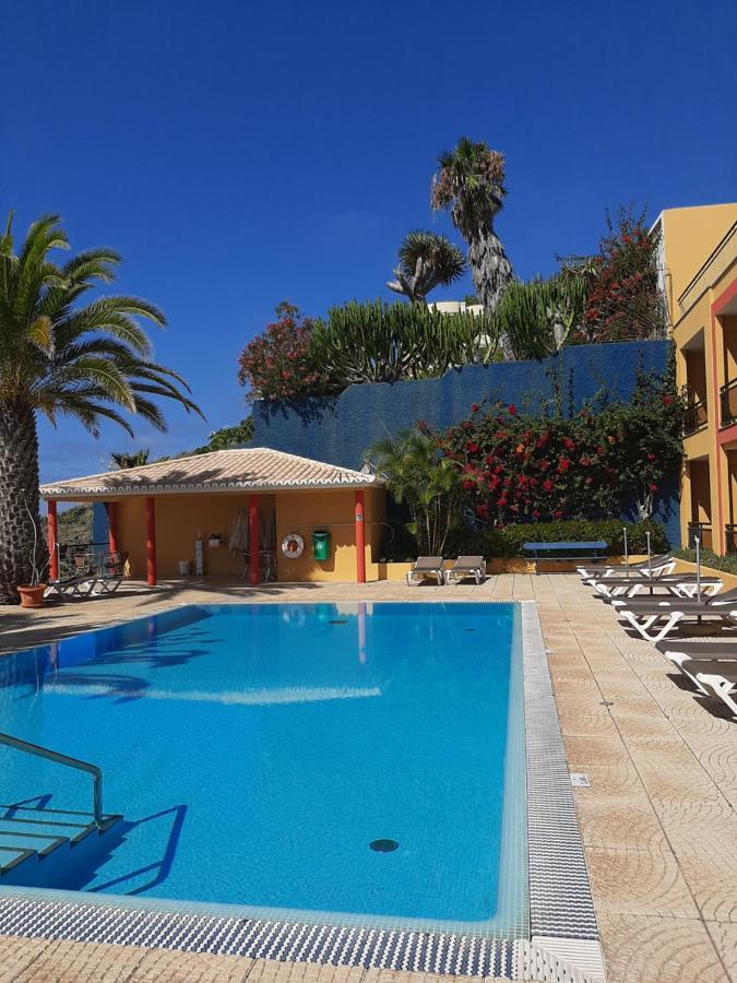 Hotel Cais Da Oliveira Canico  Exterior photo