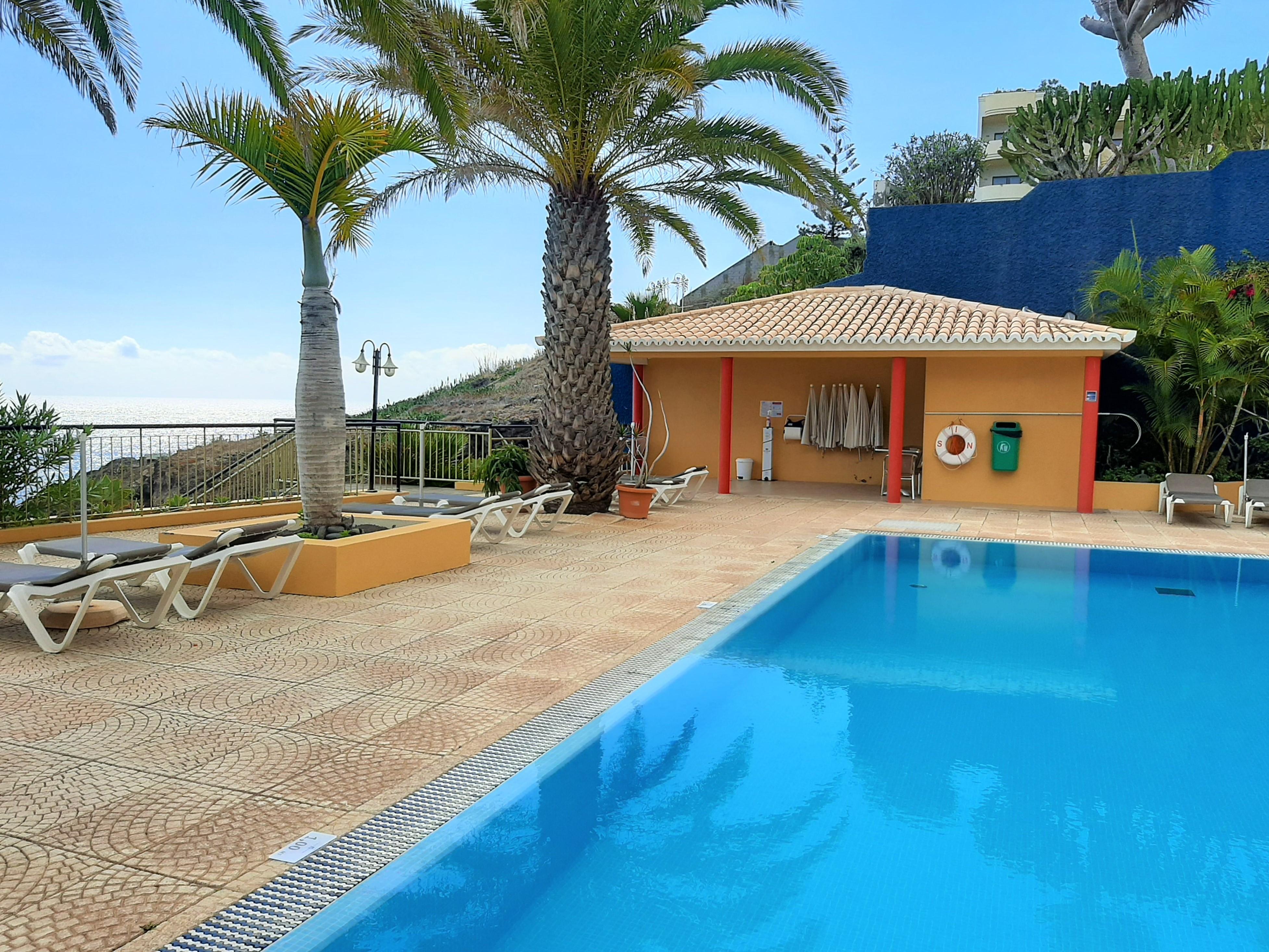 Hotel Cais Da Oliveira Canico  Exterior photo