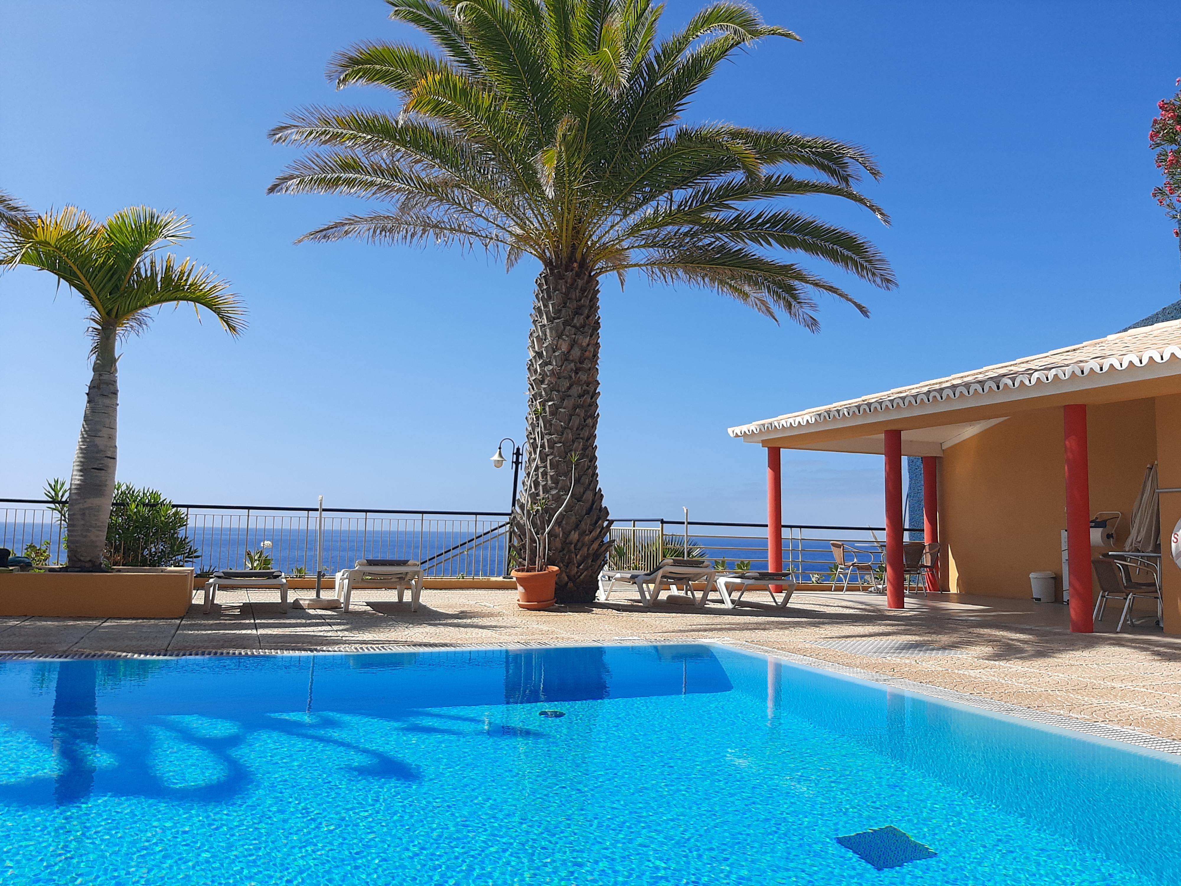 Hotel Cais Da Oliveira Canico  Exterior photo