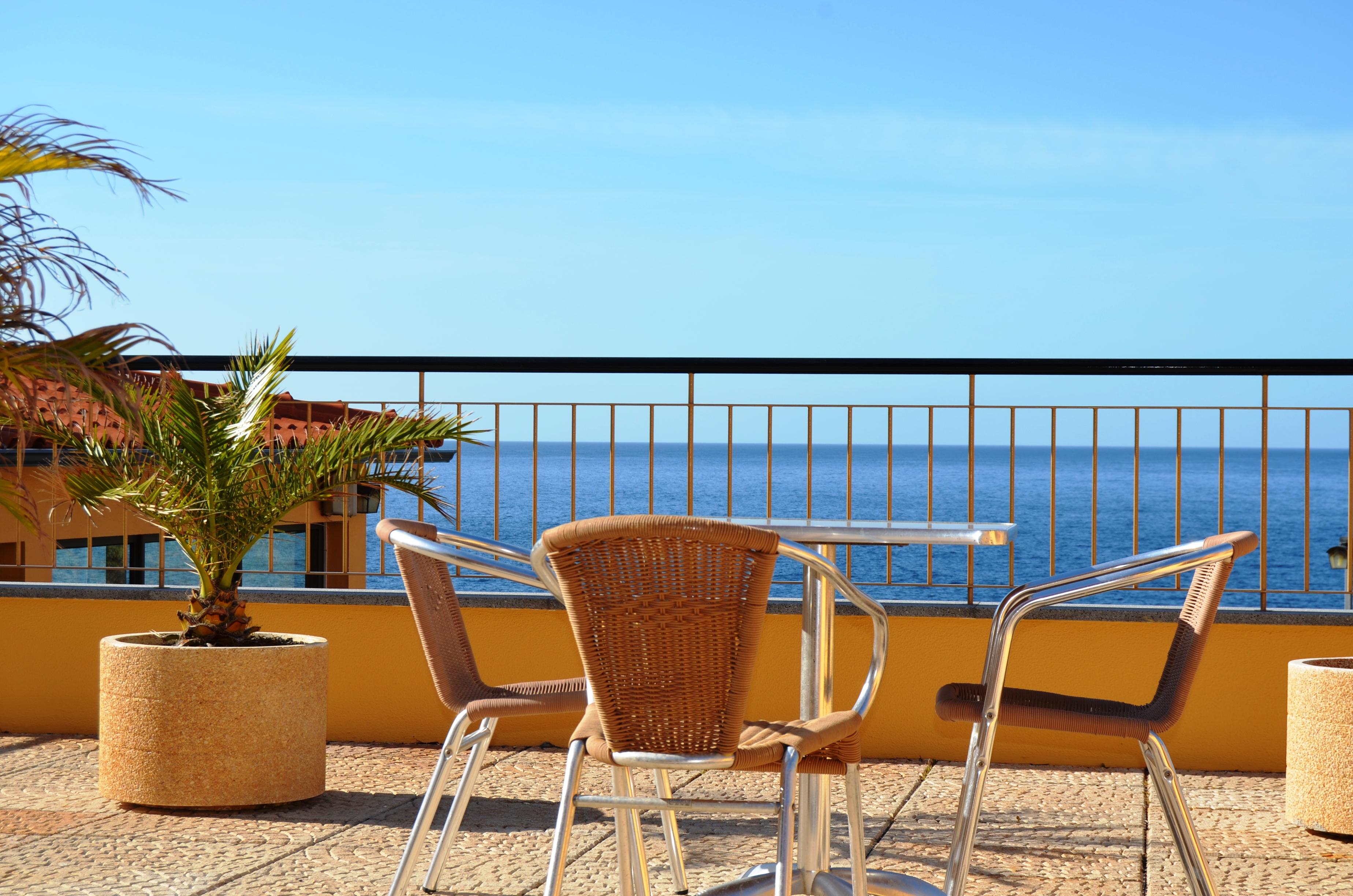Hotel Cais Da Oliveira Canico  Exterior photo