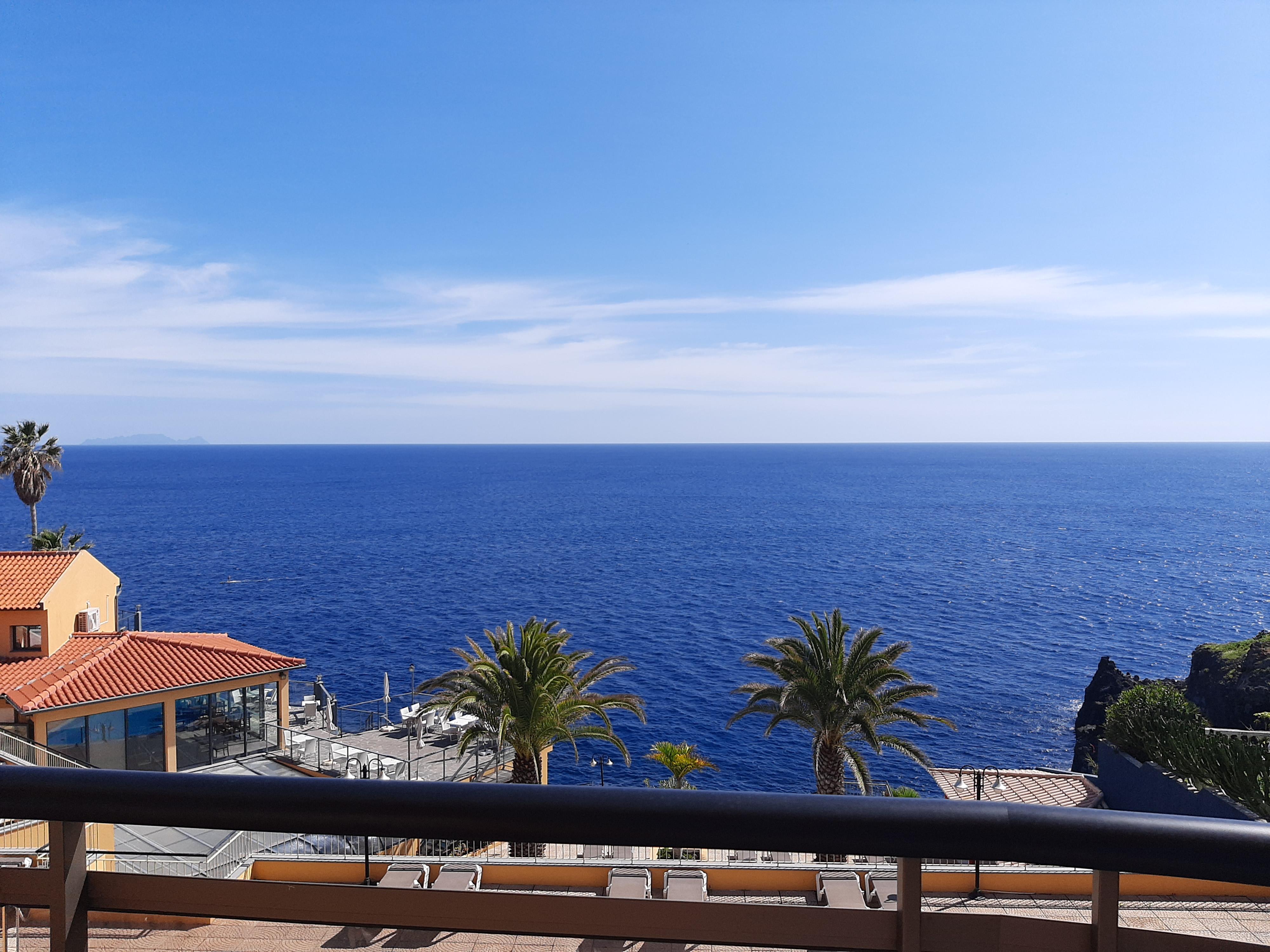 Hotel Cais Da Oliveira Canico  Exterior photo