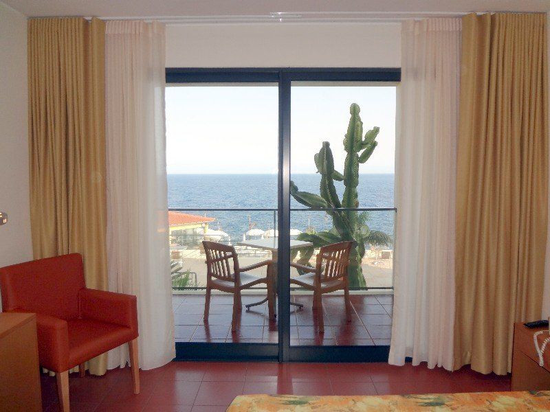 Hotel Cais Da Oliveira Canico  Exterior photo